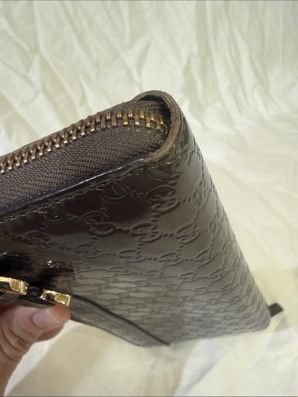 Authentic Gucci Guccissimo Patent Bronze Long Wallet with Gold Hearts - Picture 7 of 11